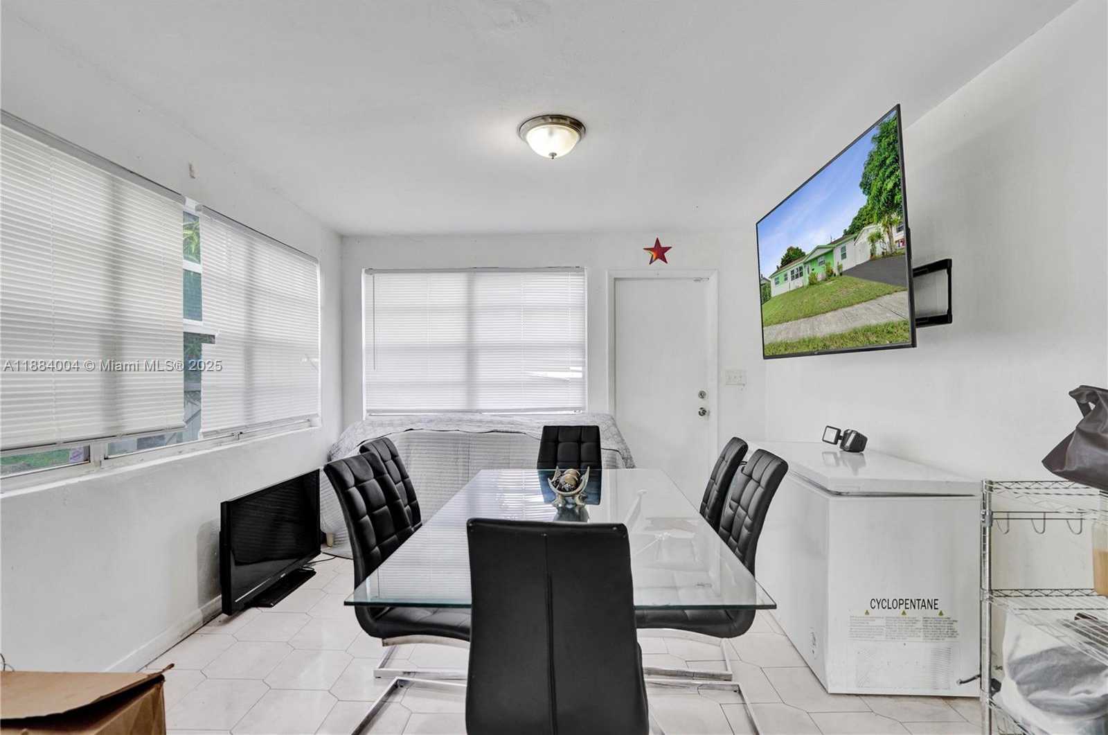 Small Image of 320 NORTH 71ST AVE, Hollywood Number 20