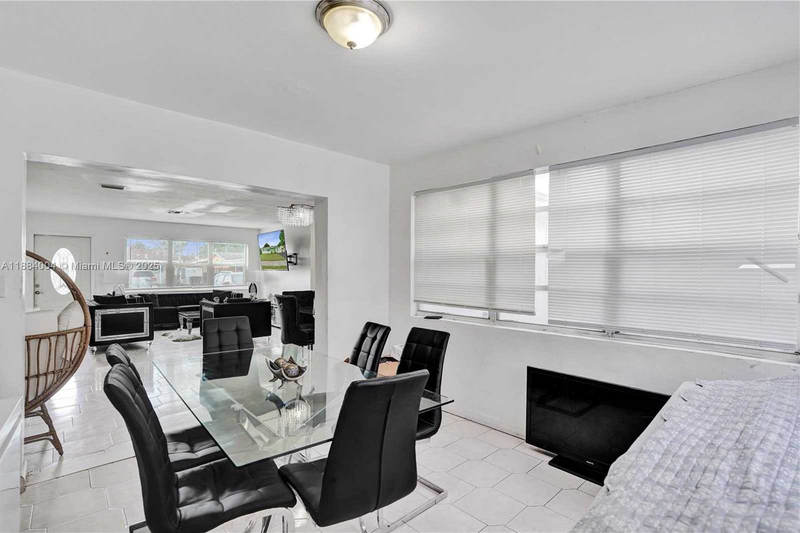 Small Image of 320 NORTH 71ST AVE, Hollywood Number 21