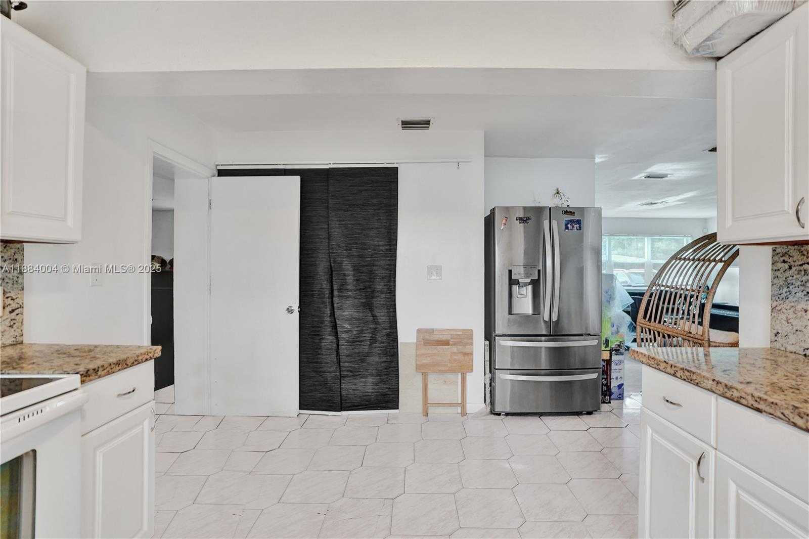 Small Image of 320 NORTH 71ST AVE, Hollywood Number 23