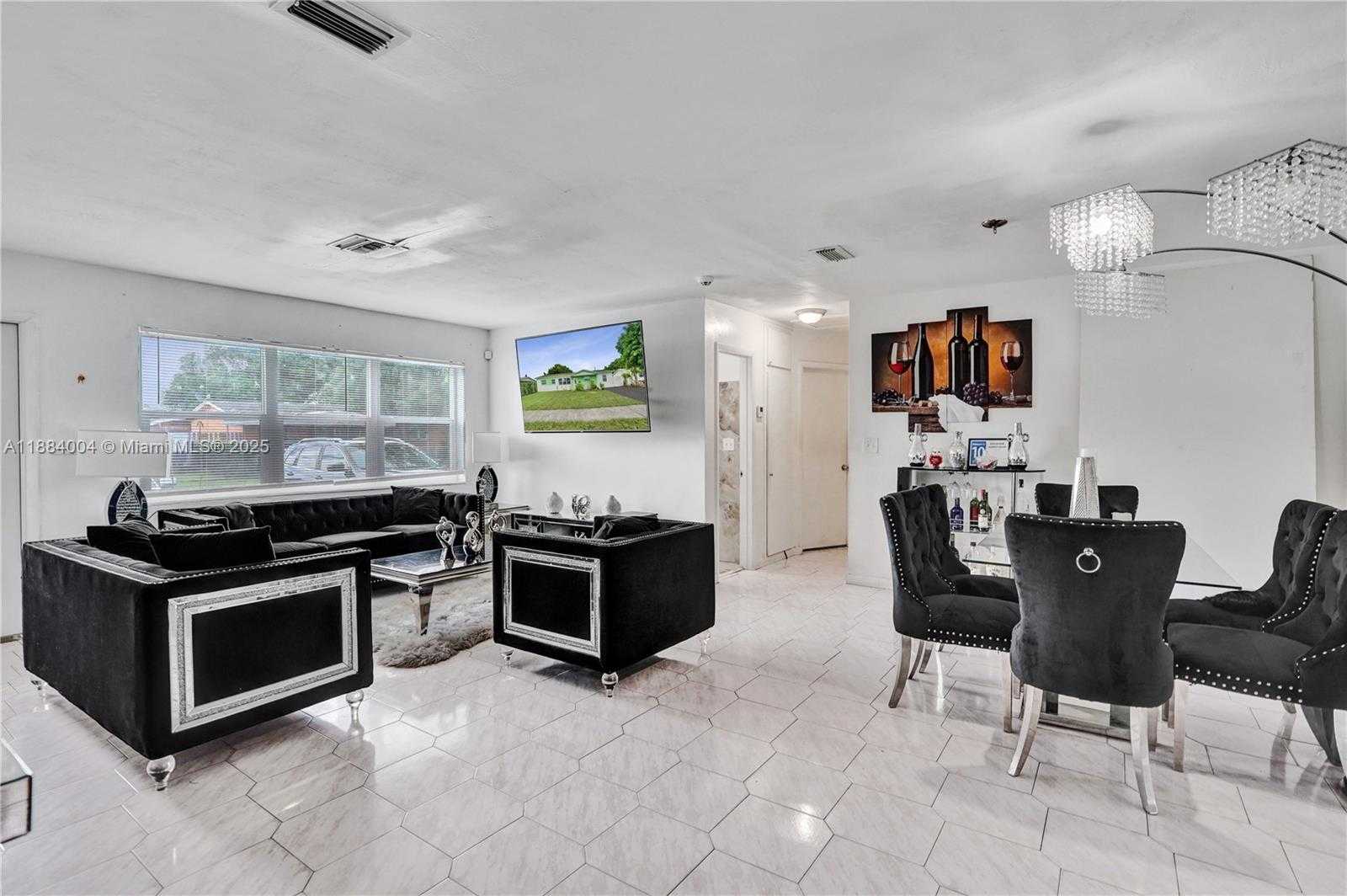 Small Image of 320 NORTH 71ST AVE, Hollywood Number 7