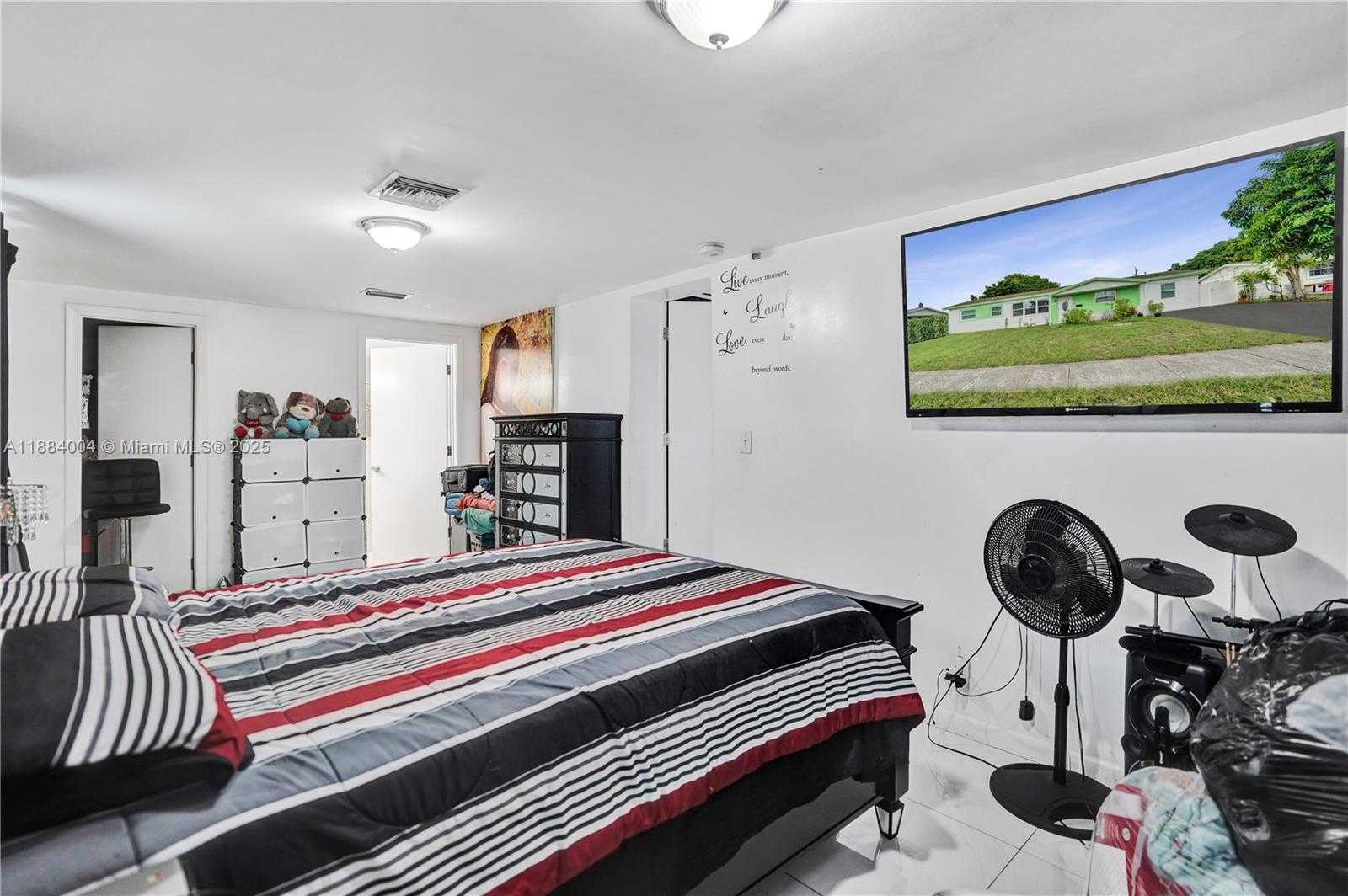 Small Image of 320 NORTH 71ST AVE, Hollywood Number 9