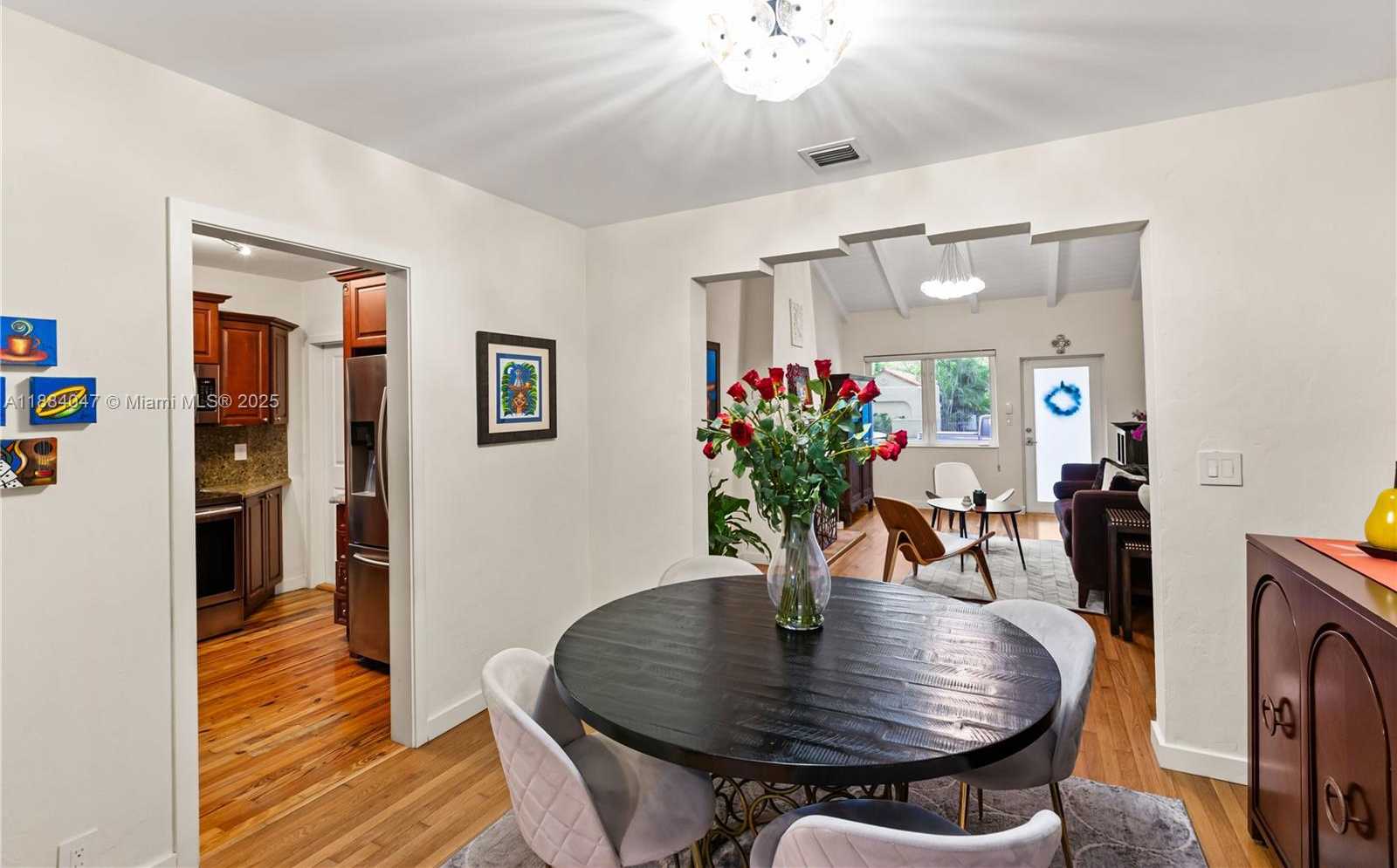 Small Image of 412 ZAMORA AVE, Coral Gables Number 13