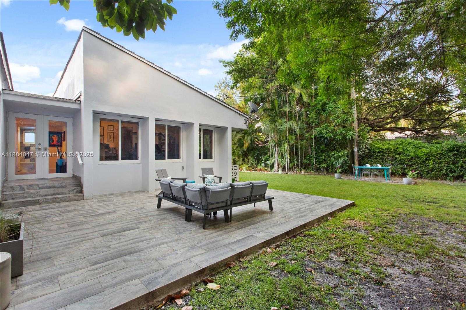 Small Image of 412 ZAMORA AVE, Coral Gables Number 17
