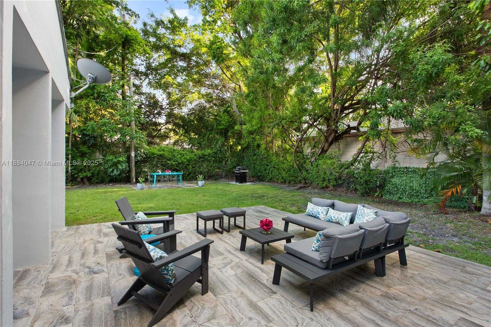 Small Image of 412 ZAMORA AVE, Coral Gables Number 20