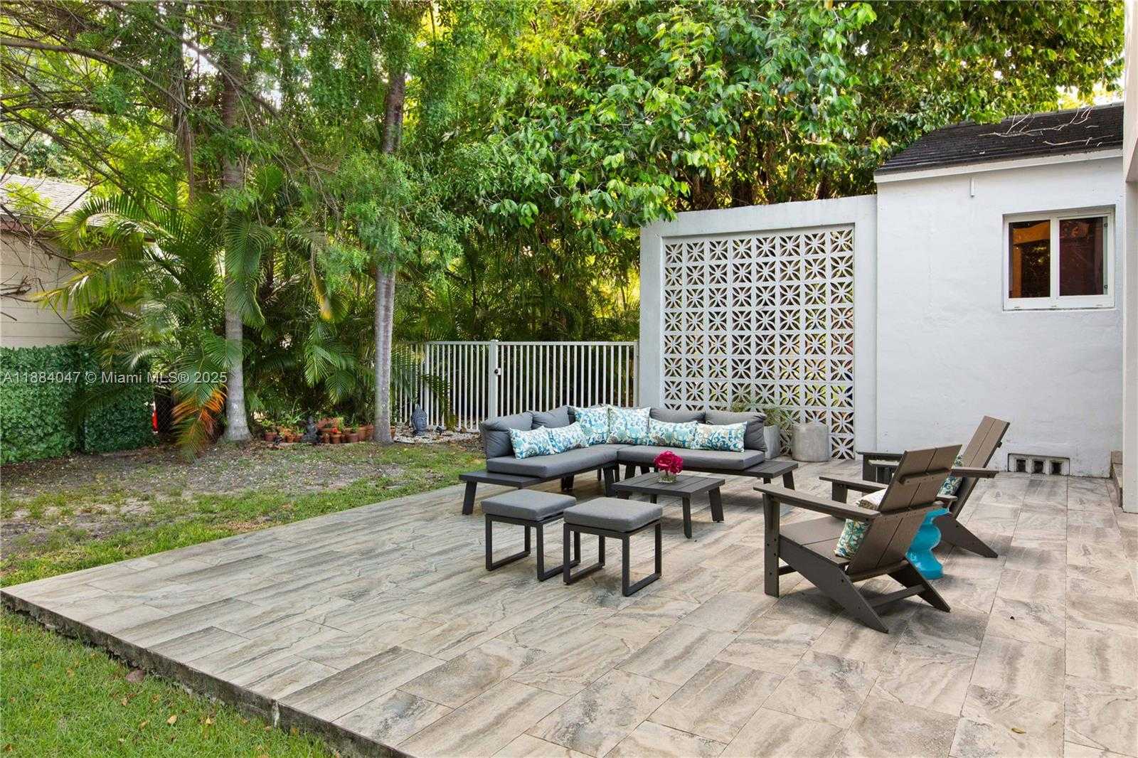 Small Image of 412 ZAMORA AVE, Coral Gables Number 21