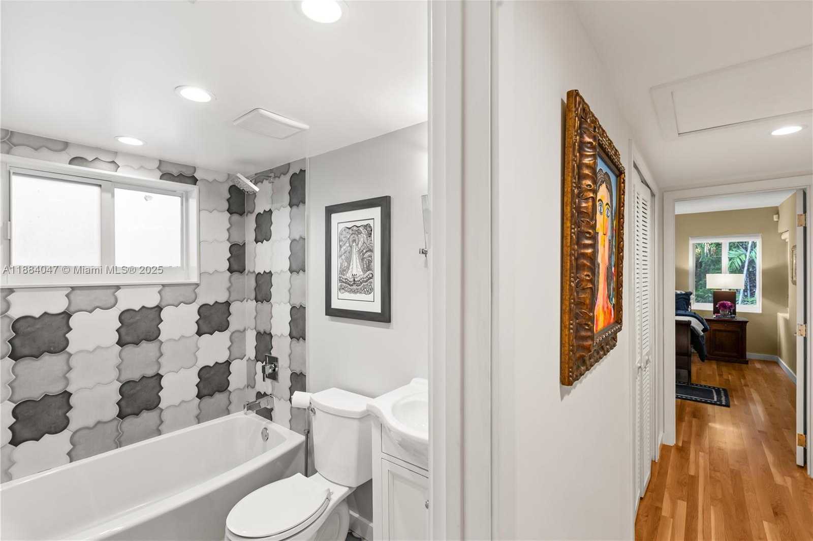 Small Image of 412 ZAMORA AVE, Coral Gables Number 28