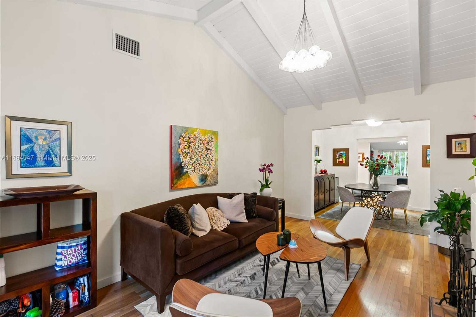 Small Image of 412 ZAMORA AVE, Coral Gables Number 6