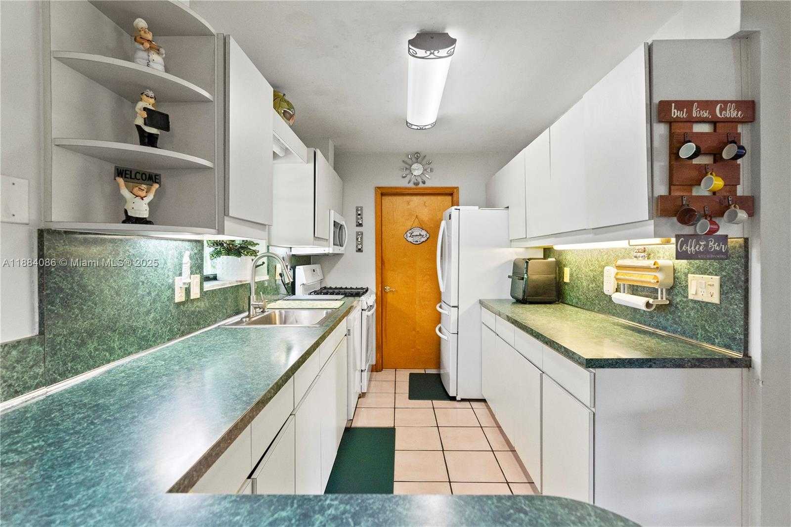 Small Image of 19910 SOUTH WEST 92ND AVE, Cutler Bay Number 27