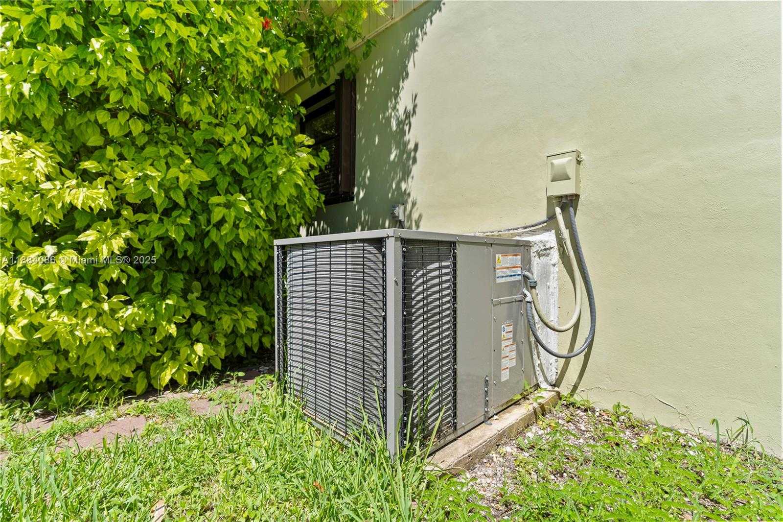 Small Image of 19910 SOUTH WEST 92ND AVE, Cutler Bay Number 41