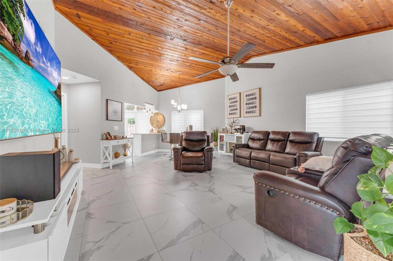 Small Image of 930 SOUTH WEST 108TH AVE, Pembroke Pines Number 10