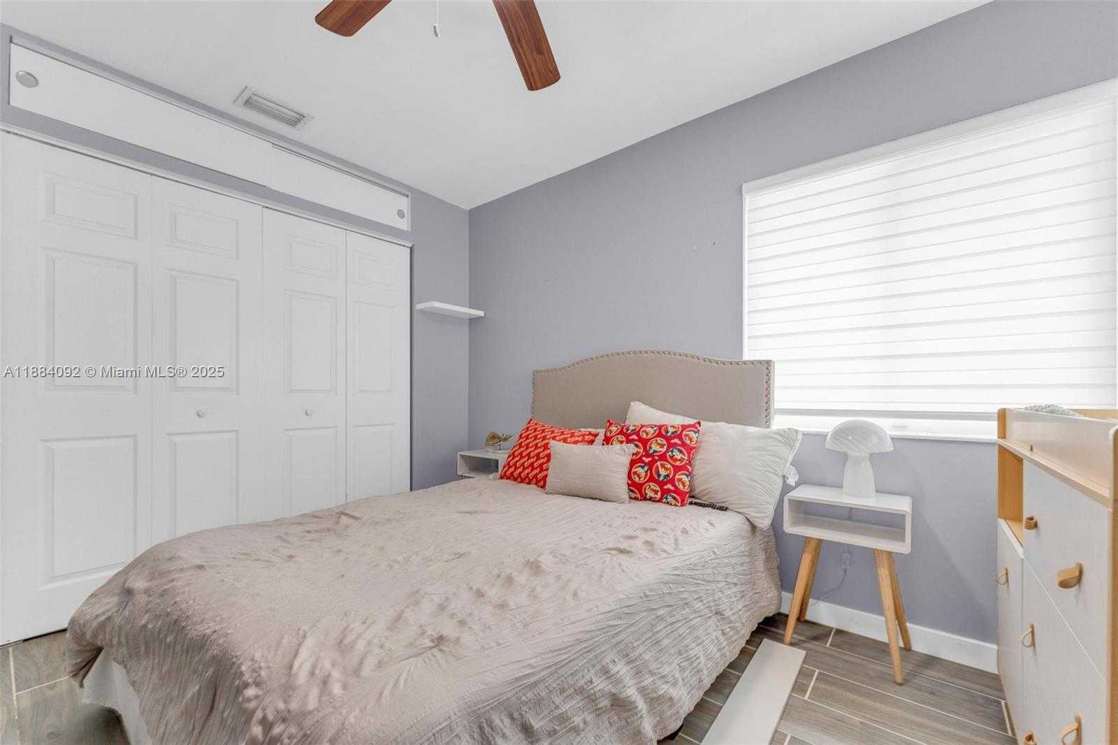 Small Image of 930 SOUTH WEST 108TH AVE, Pembroke Pines Number 24