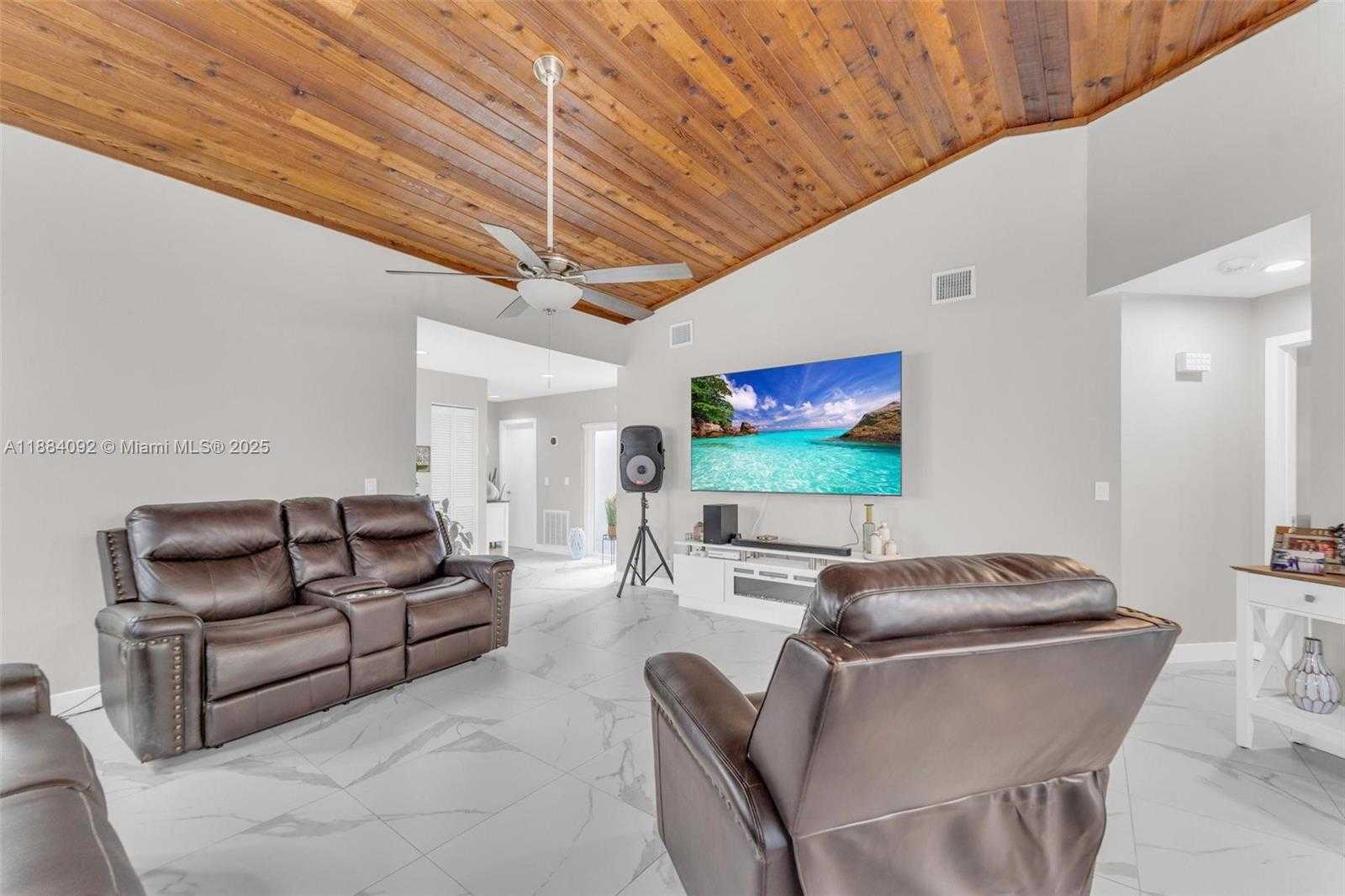 Small Image of 930 SOUTH WEST 108TH AVE, Pembroke Pines Number 27