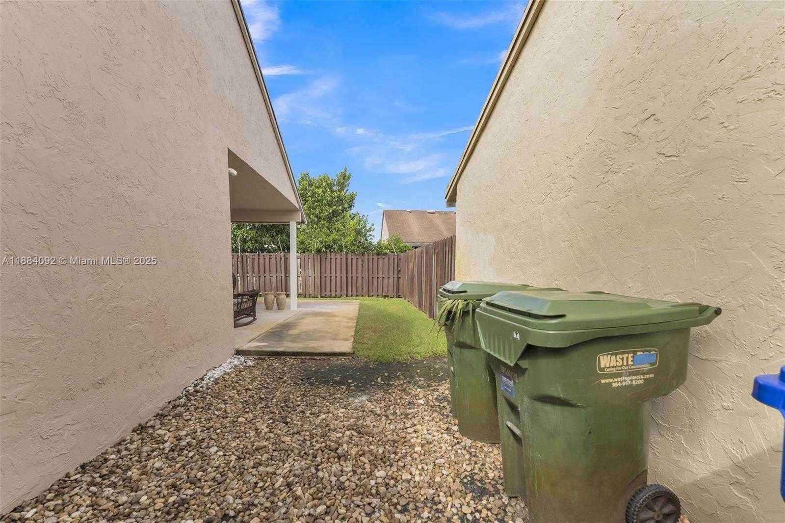 Small Image of 930 SOUTH WEST 108TH AVE, Pembroke Pines Number 36