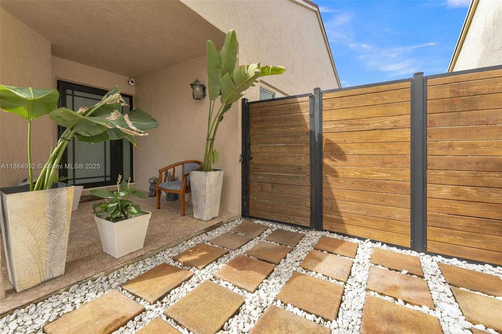 Small Image of 930 SOUTH WEST 108TH AVE, Pembroke Pines Number 39