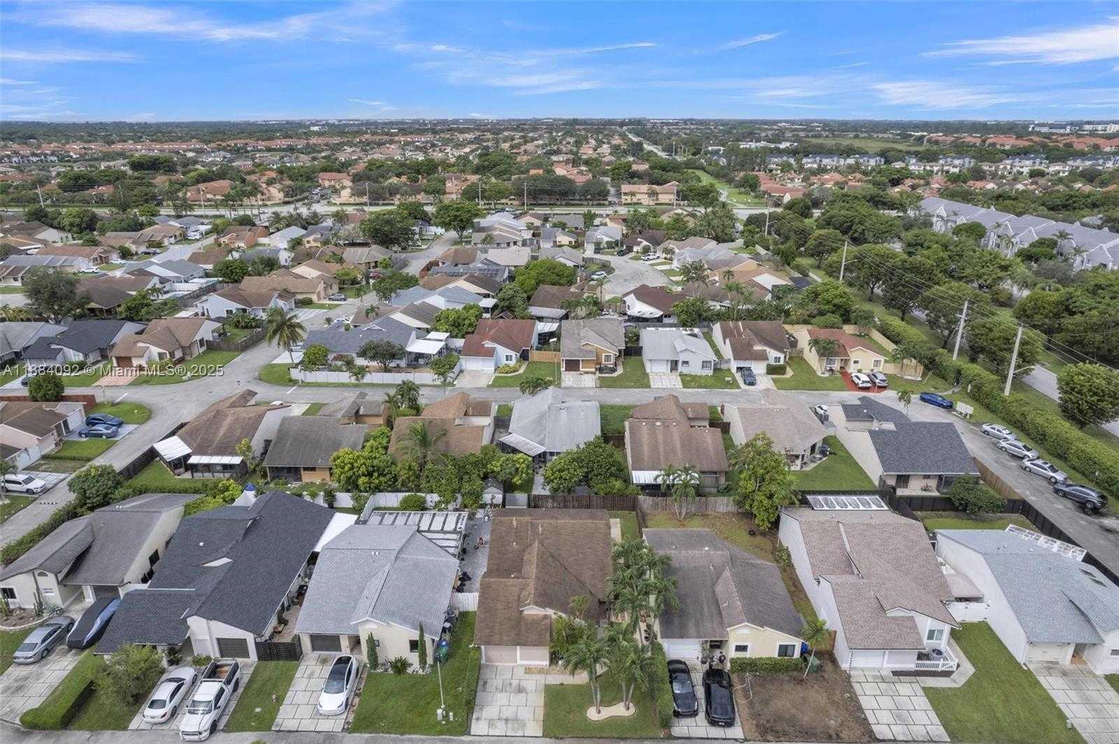 Small Image of 930 SOUTH WEST 108TH AVE, Pembroke Pines Number 46