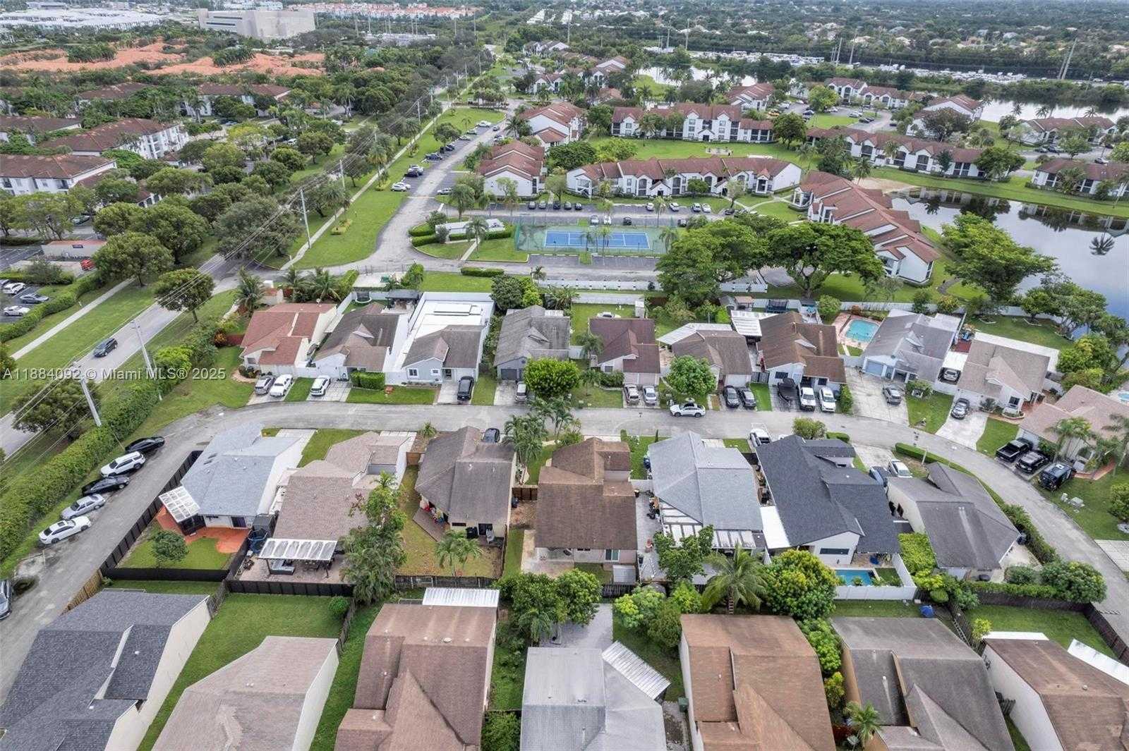 Small Image of 930 SOUTH WEST 108TH AVE, Pembroke Pines Number 48