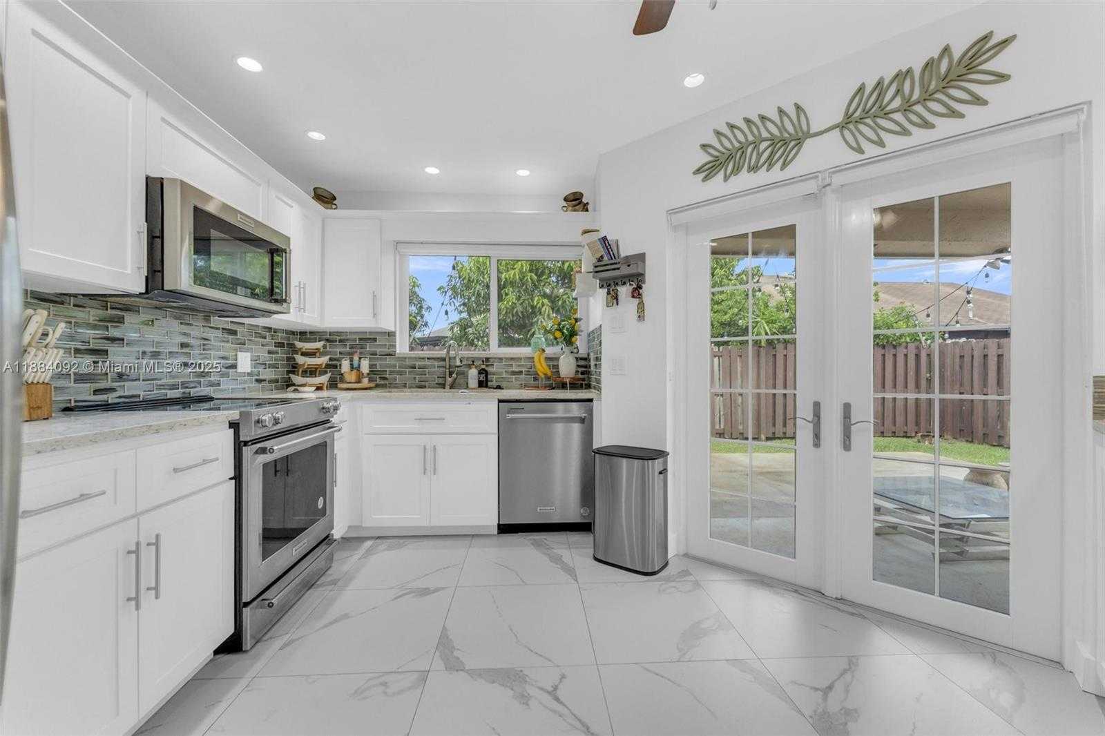 Small Image of 930 SOUTH WEST 108TH AVE, Pembroke Pines Number 5