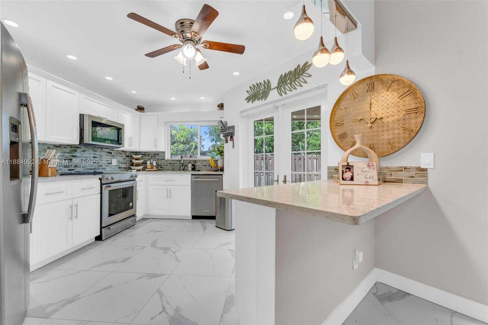 Small Image of 930 SOUTH WEST 108TH AVE, Pembroke Pines Number 6