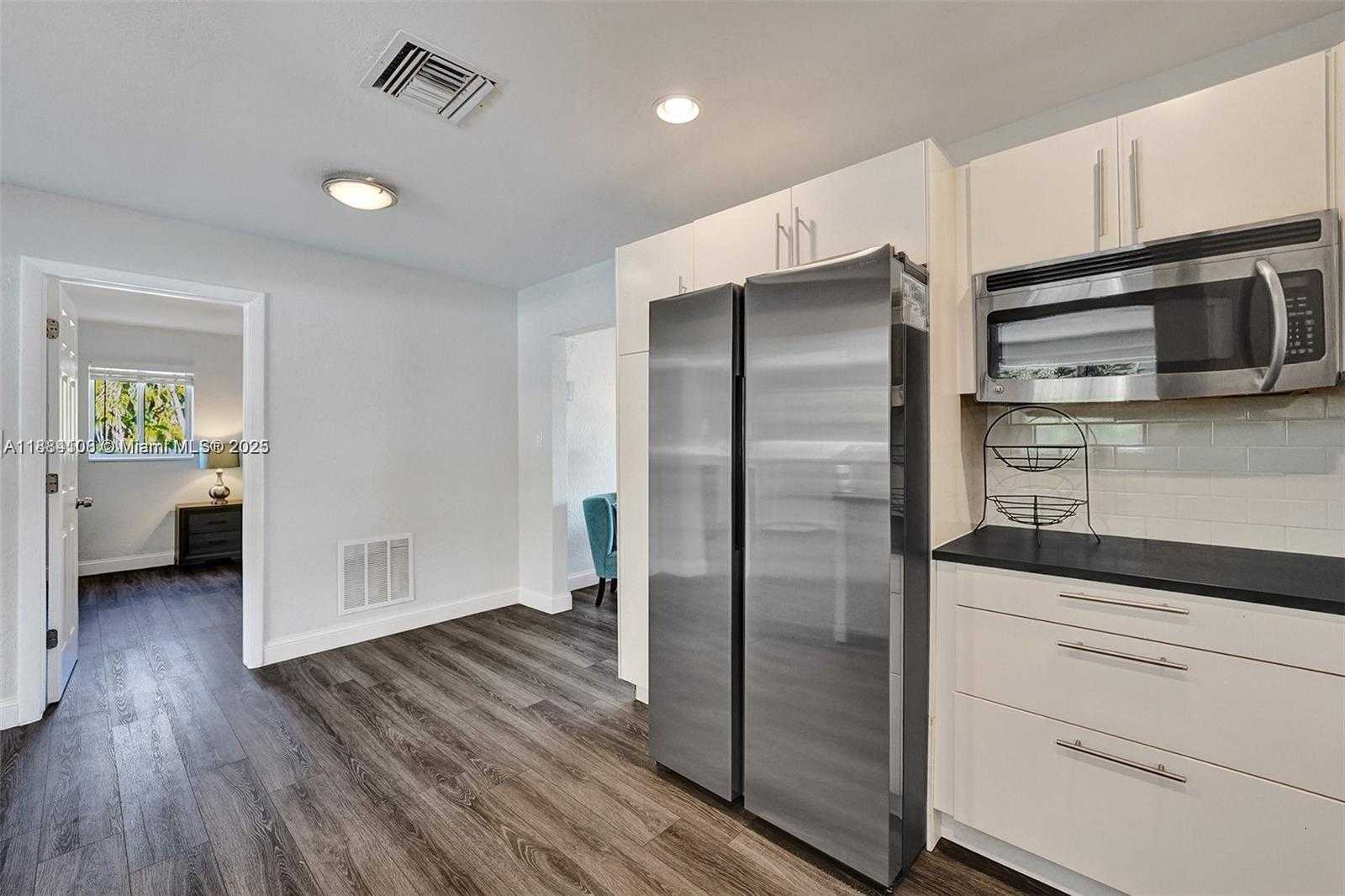 Small Image of 3730 SOUTH WEST 47TH CT, Dania Beach Number 18