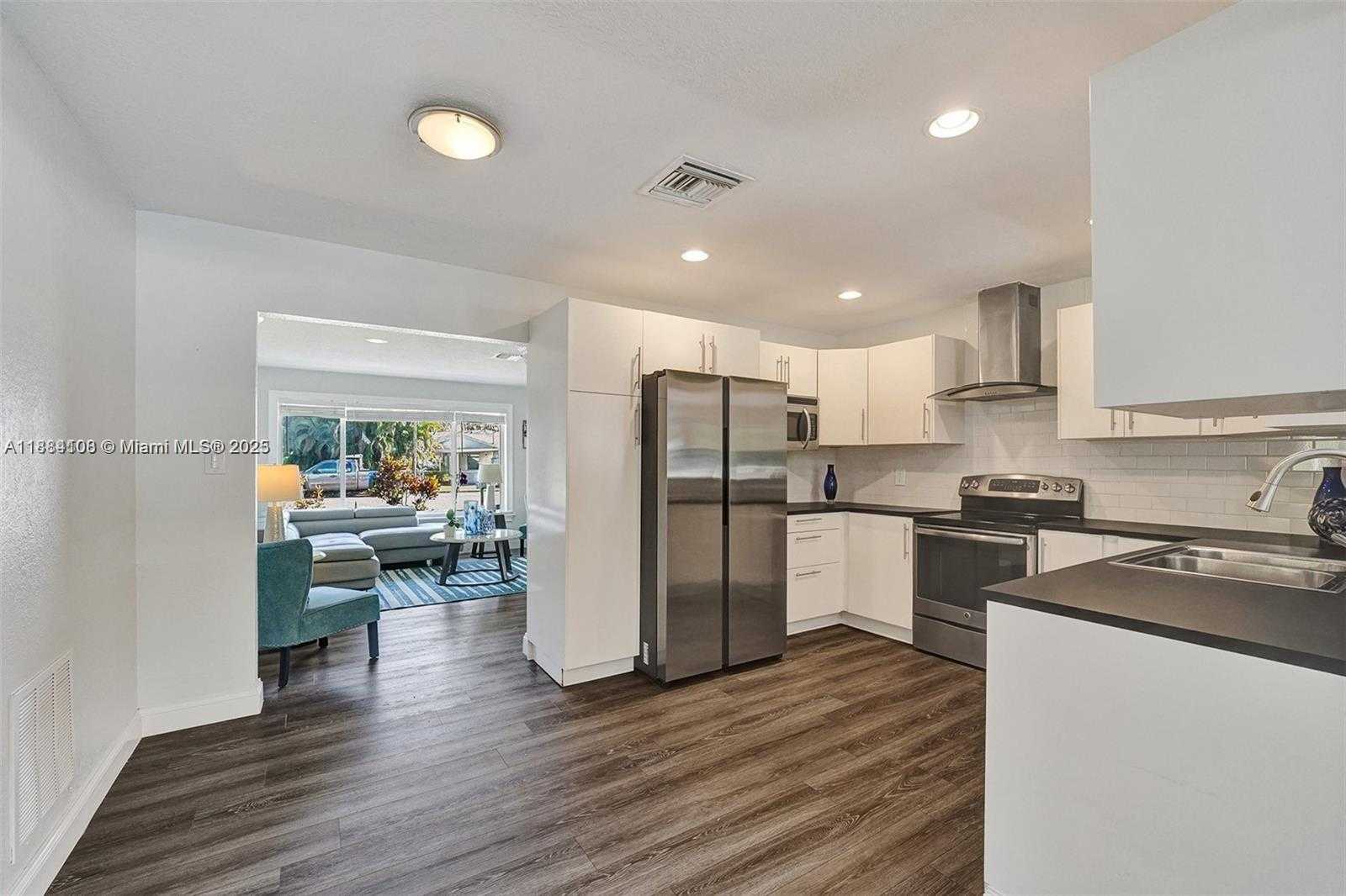 Small Image of 3730 SOUTH WEST 47TH CT, Dania Beach Number 21