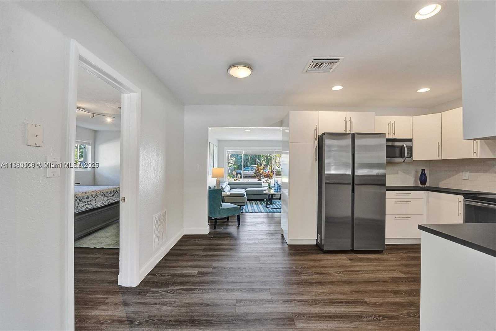 Small Image of 3730 SOUTH WEST 47TH CT, Dania Beach Number 22