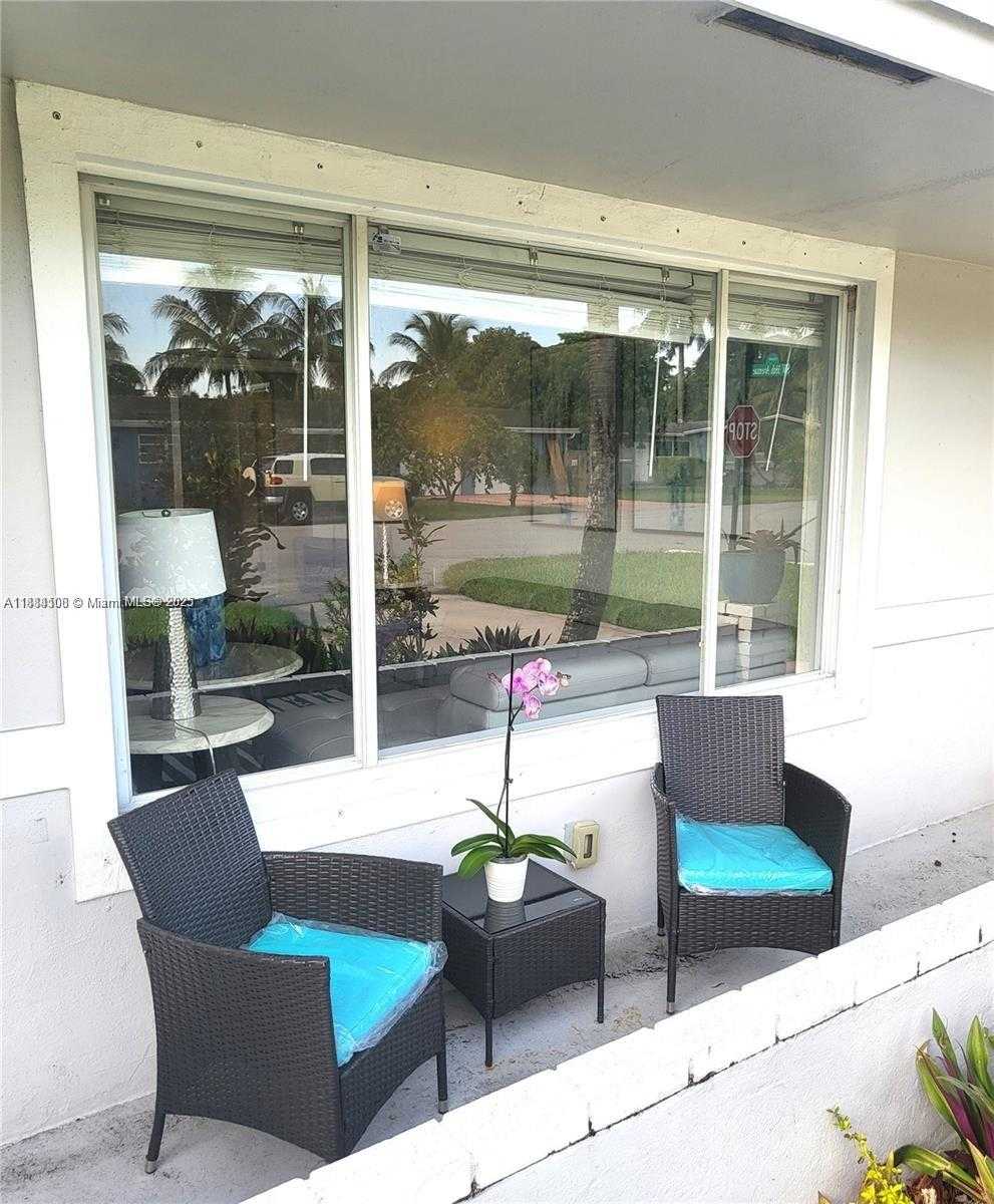 Small Image of 3730 SOUTH WEST 47TH CT, Dania Beach Number 3