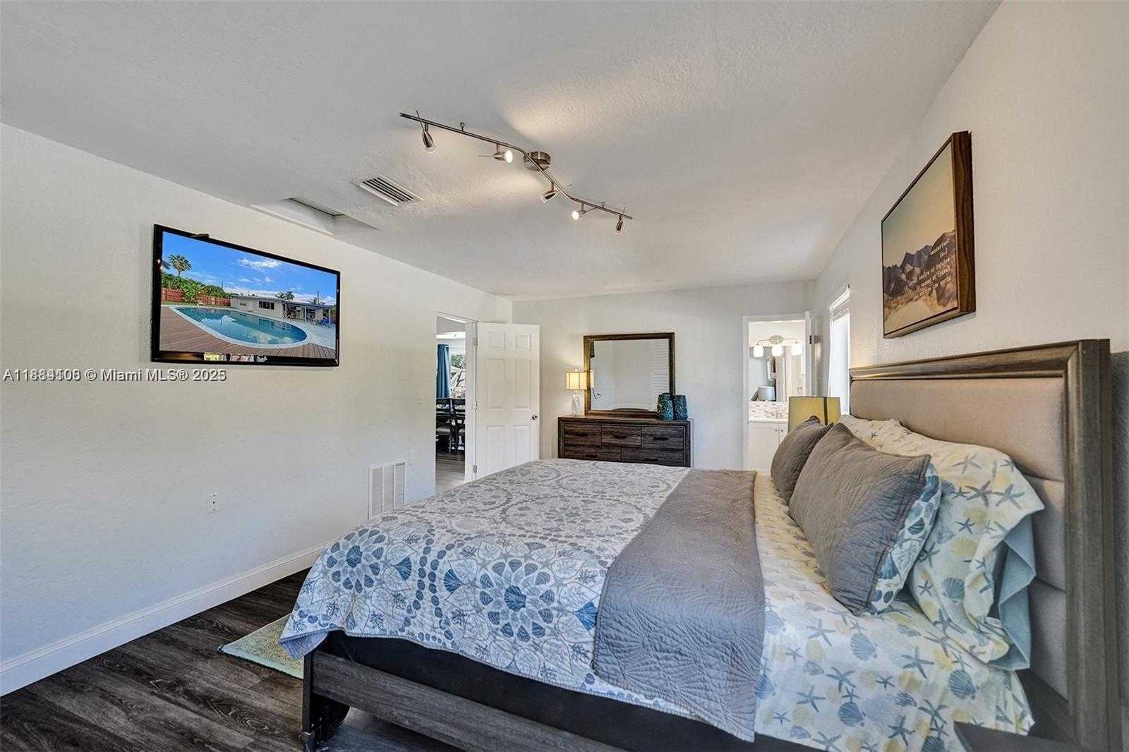 Small Image of 3730 SOUTH WEST 47TH CT, Dania Beach Number 43