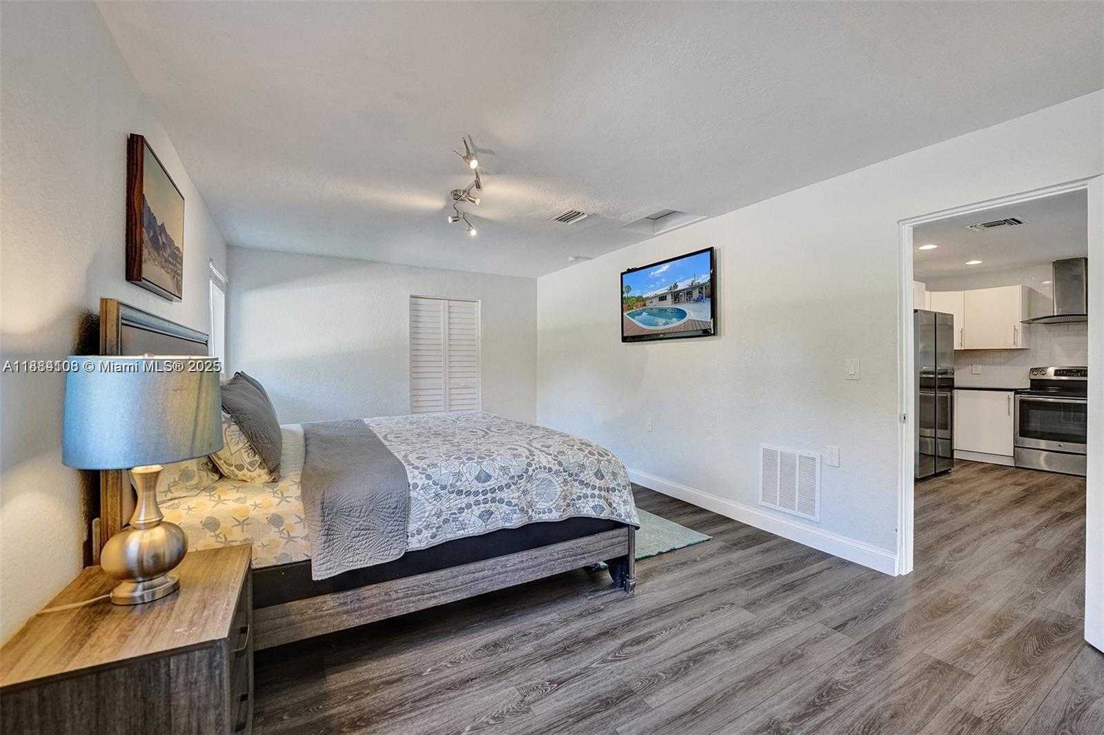Small Image of 3730 SOUTH WEST 47TH CT, Dania Beach Number 45