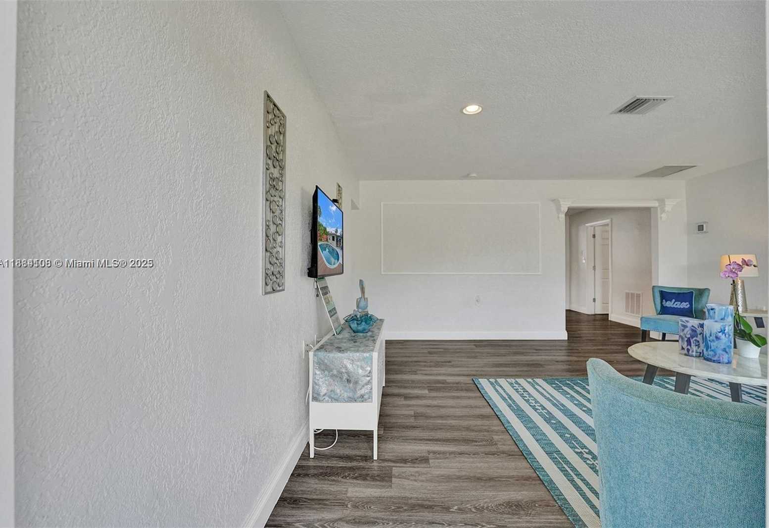Small Image of 3730 SOUTH WEST 47TH CT, Dania Beach Number 5