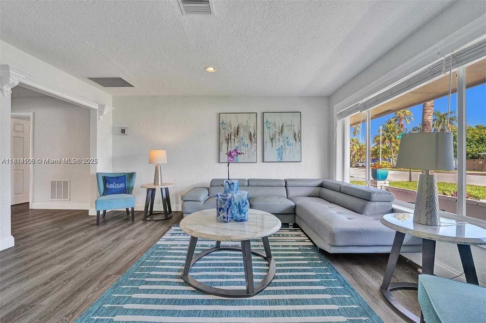 Small Image of 3730 SOUTH WEST 47TH CT, Dania Beach Number 7