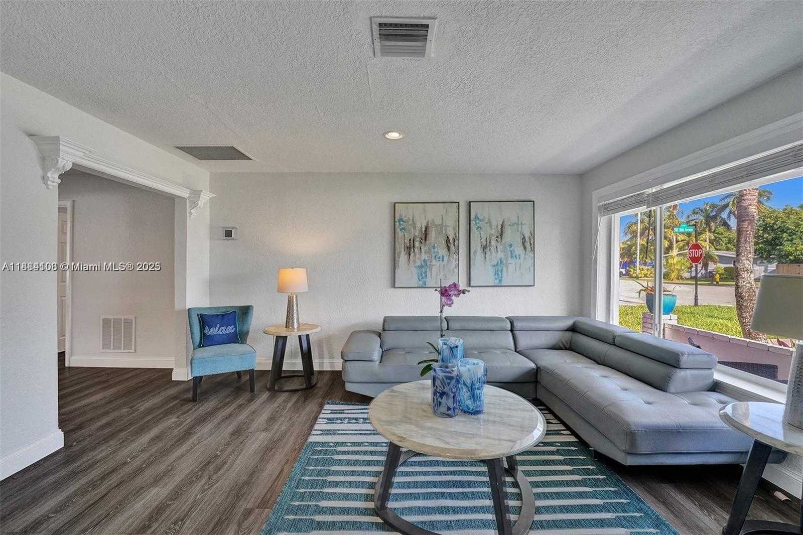 Small Image of 3730 SOUTH WEST 47TH CT, Dania Beach Number 8