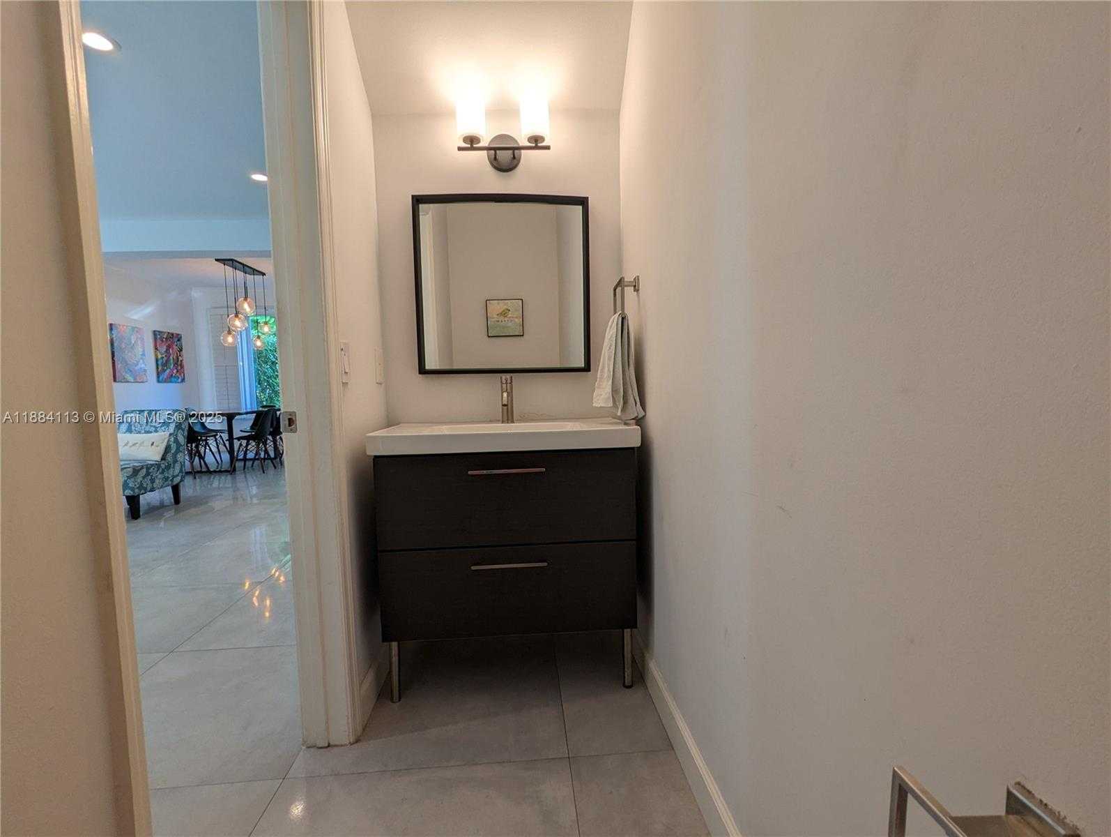 Small Image of 16005 OPAL CREEK DR, Weston Number 12