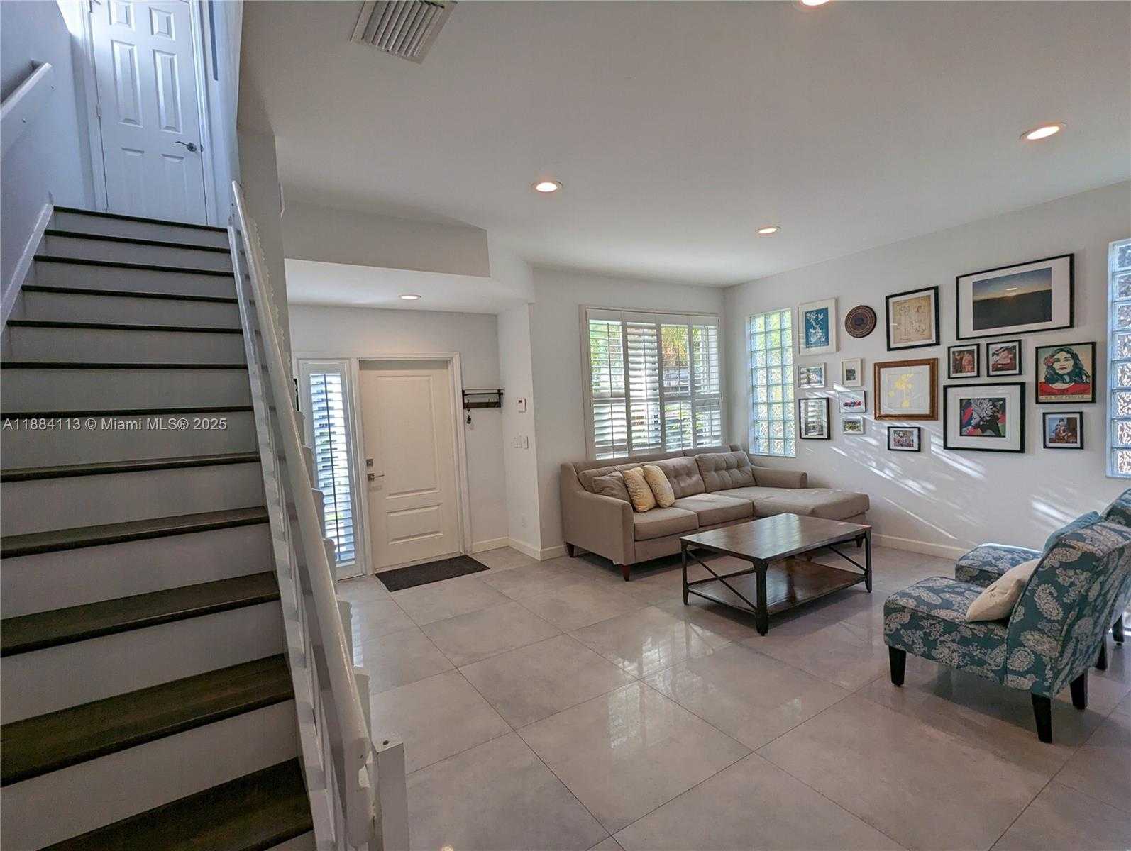 Small Image of 16005 OPAL CREEK DR, Weston Number 4