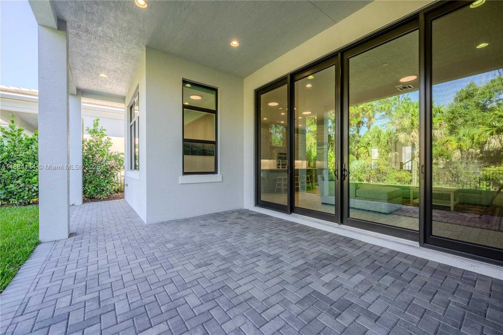 Small Image of 13402 ARTISAN CIR, Palm Beach Gardens Number 29