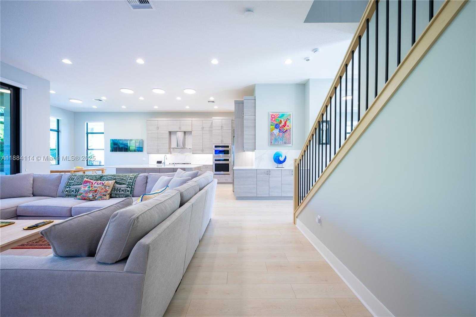 Small Image of 13402 ARTISAN CIR, Palm Beach Gardens Number 35