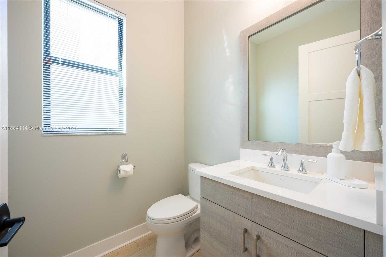 Small Image of 13402 ARTISAN CIR, Palm Beach Gardens Number 36