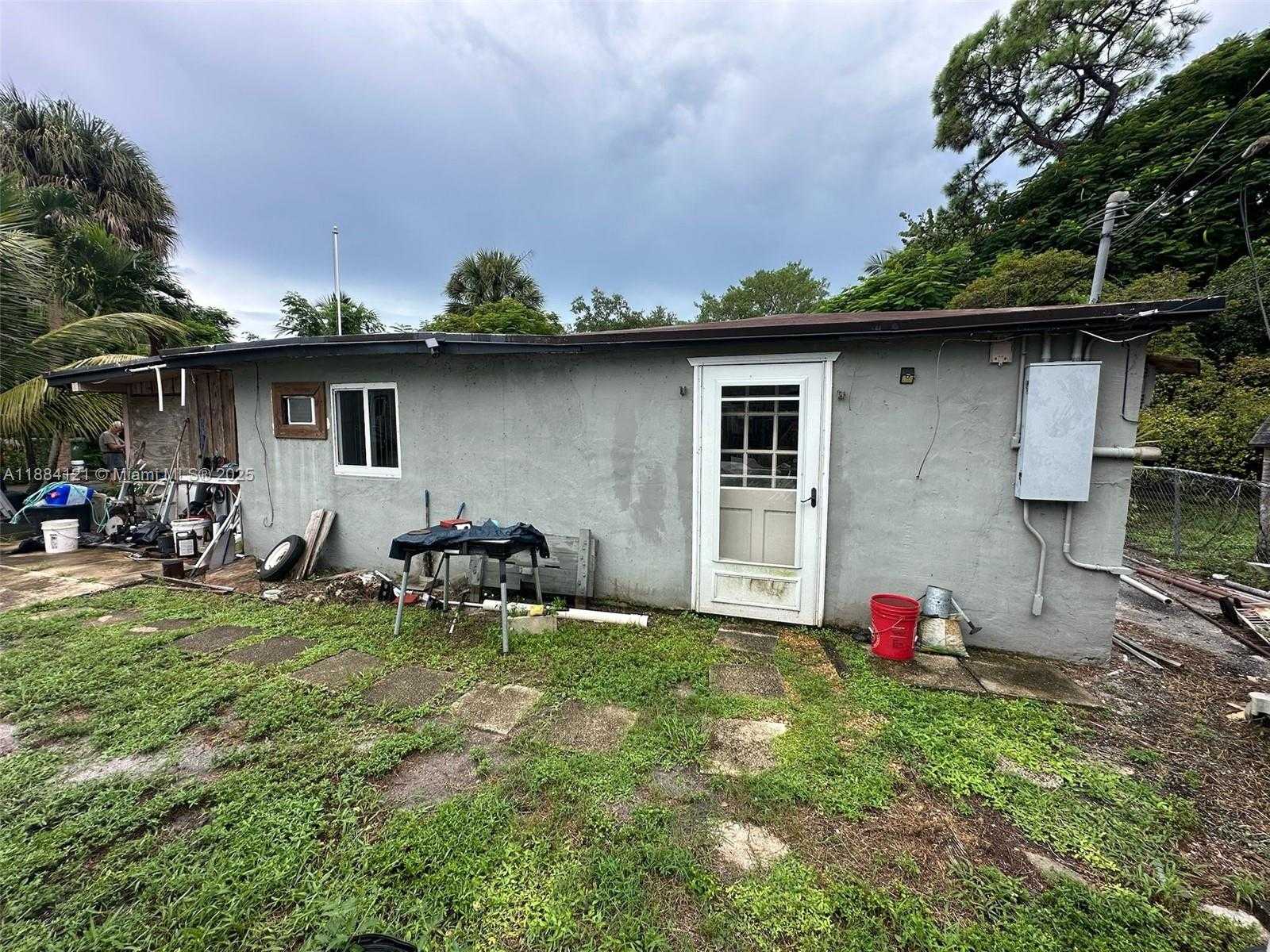 Small Image of 1499 SOUTH WEST 28TH WAY, Fort Lauderdale Number 10