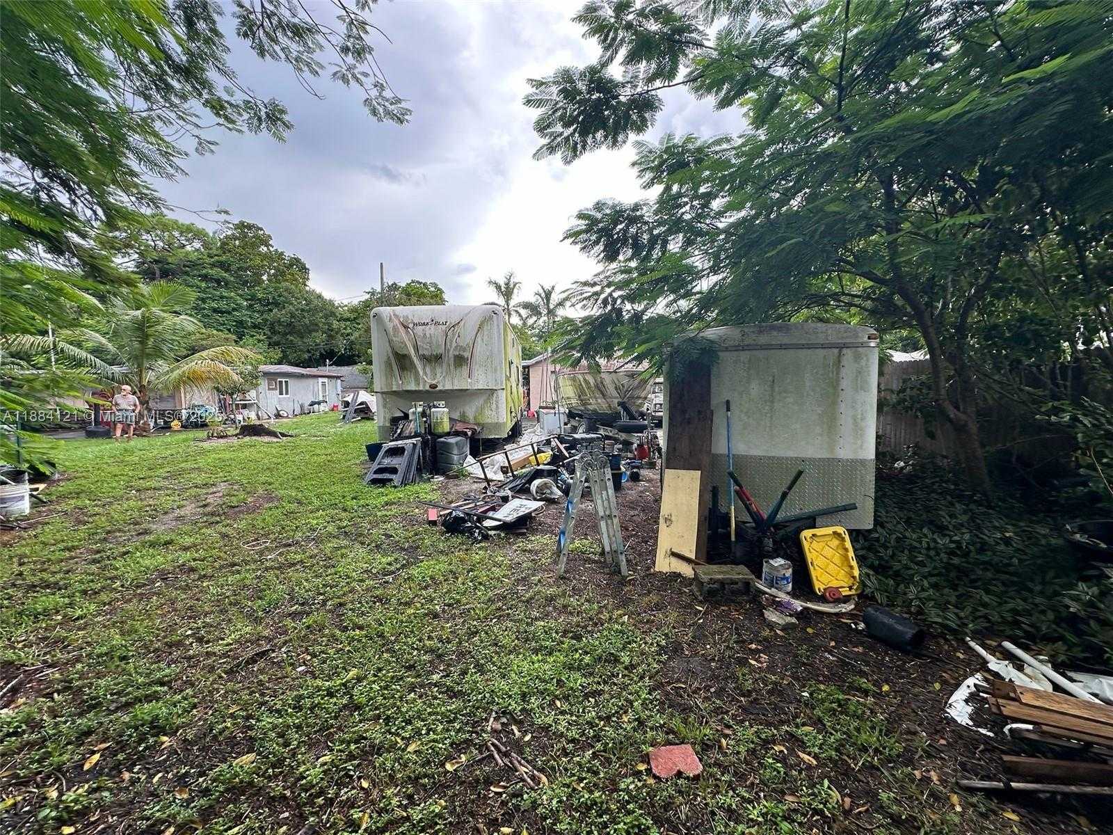 Small Image of 1499 SOUTH WEST 28TH WAY, Fort Lauderdale Number 14