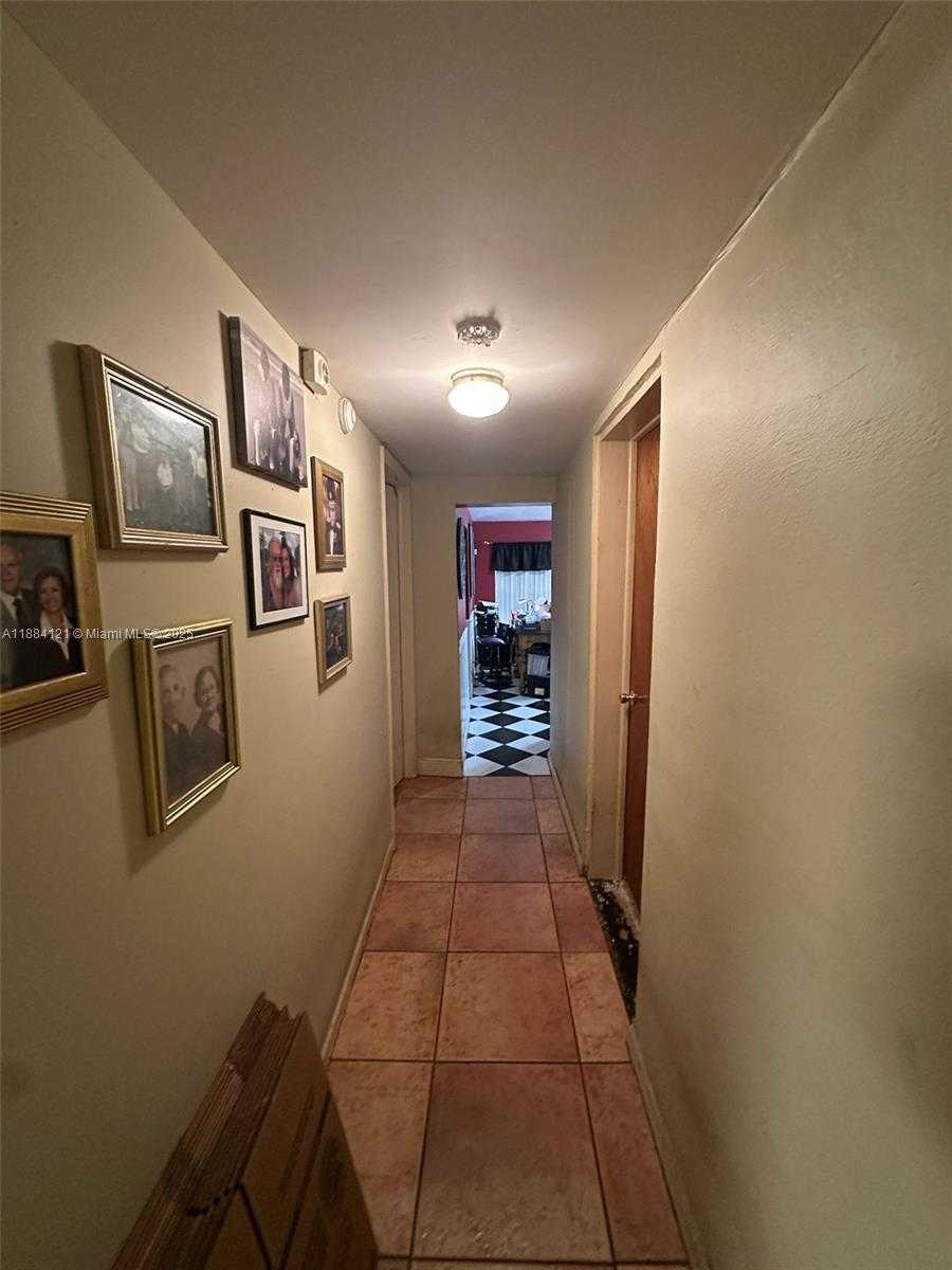 Small Image of 1499 SOUTH WEST 28TH WAY, Fort Lauderdale Number 16