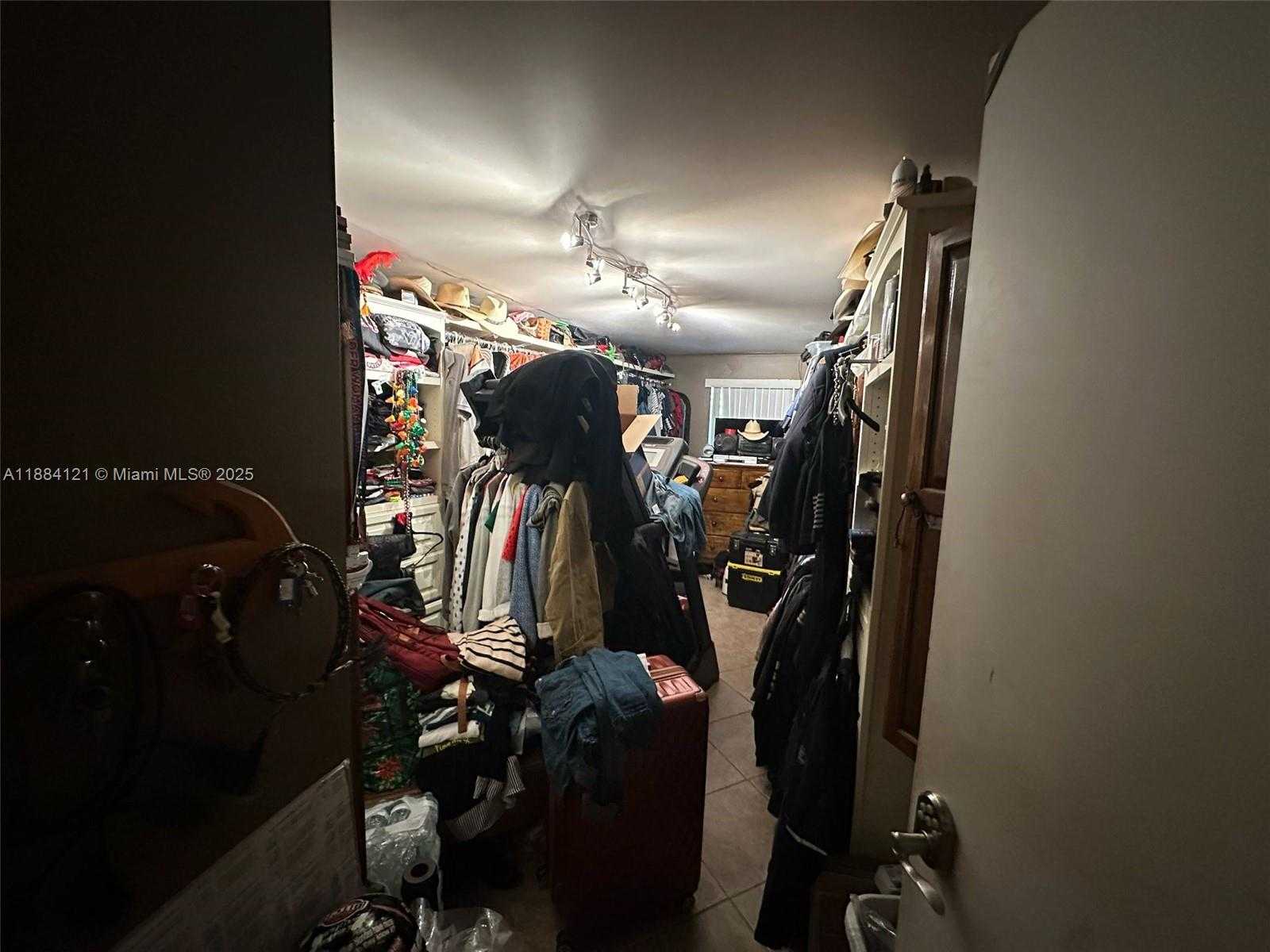 Small Image of 1499 SOUTH WEST 28TH WAY, Fort Lauderdale Number 18