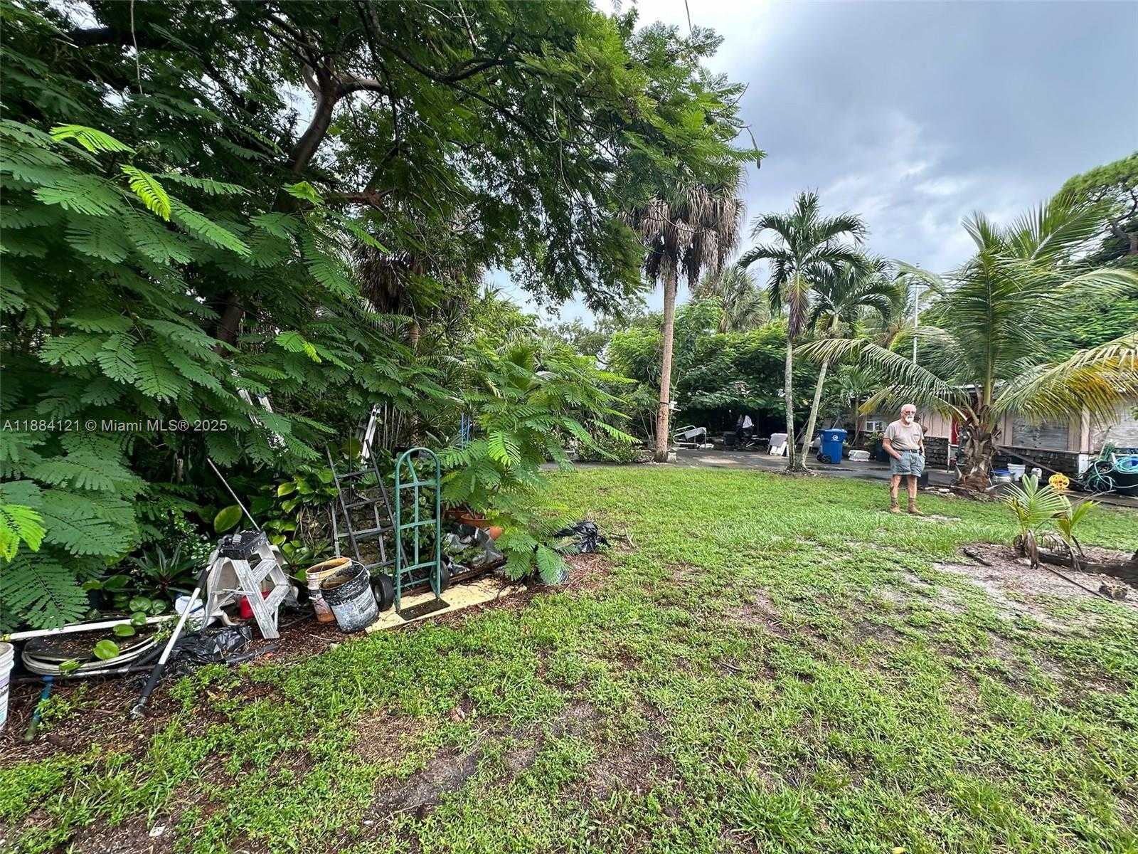 Small Image of 1499 SOUTH WEST 28TH WAY, Fort Lauderdale Number 29