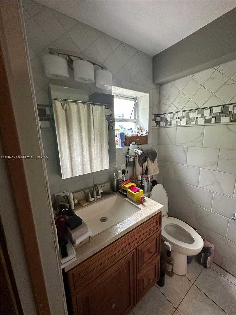Small Image of 1499 SOUTH WEST 28TH WAY, Fort Lauderdale Number 33