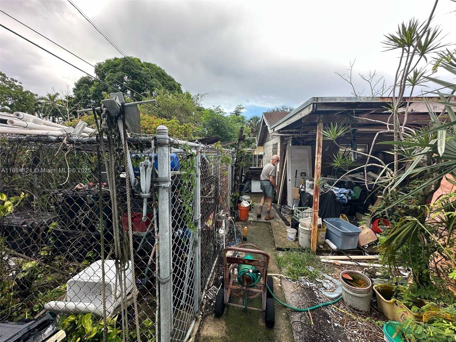 Small Image of 1499 SOUTH WEST 28TH WAY, Fort Lauderdale Number 38