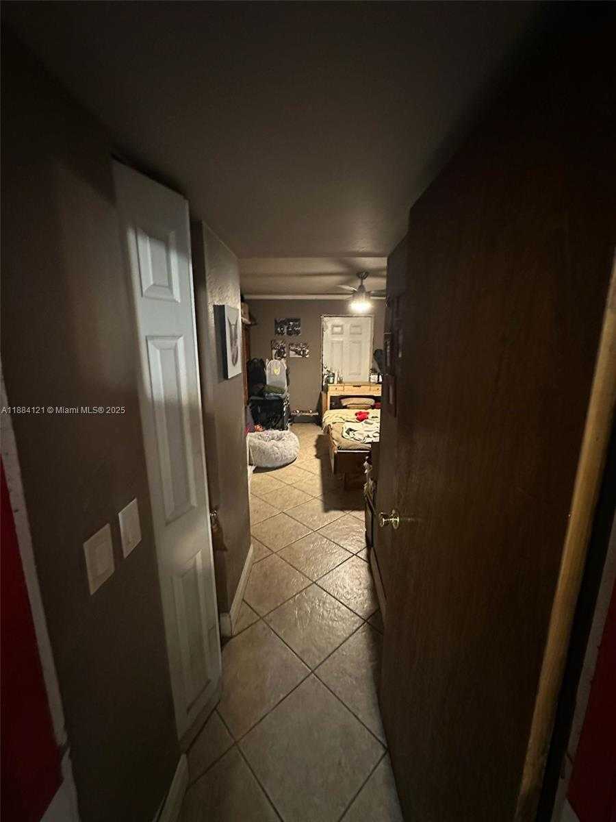 Small Image of 1499 SOUTH WEST 28TH WAY, Fort Lauderdale Number 40