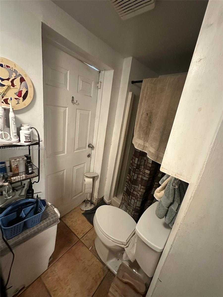 Small Image of 1499 SOUTH WEST 28TH WAY, Fort Lauderdale Number 44