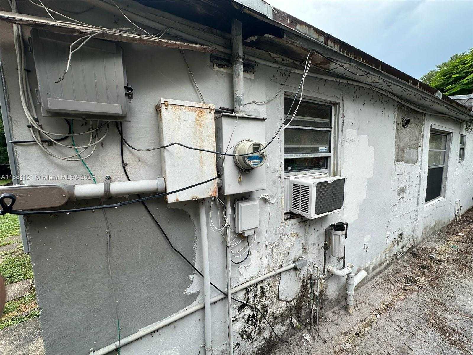Small Image of 1499 SOUTH WEST 28TH WAY, Fort Lauderdale Number 46