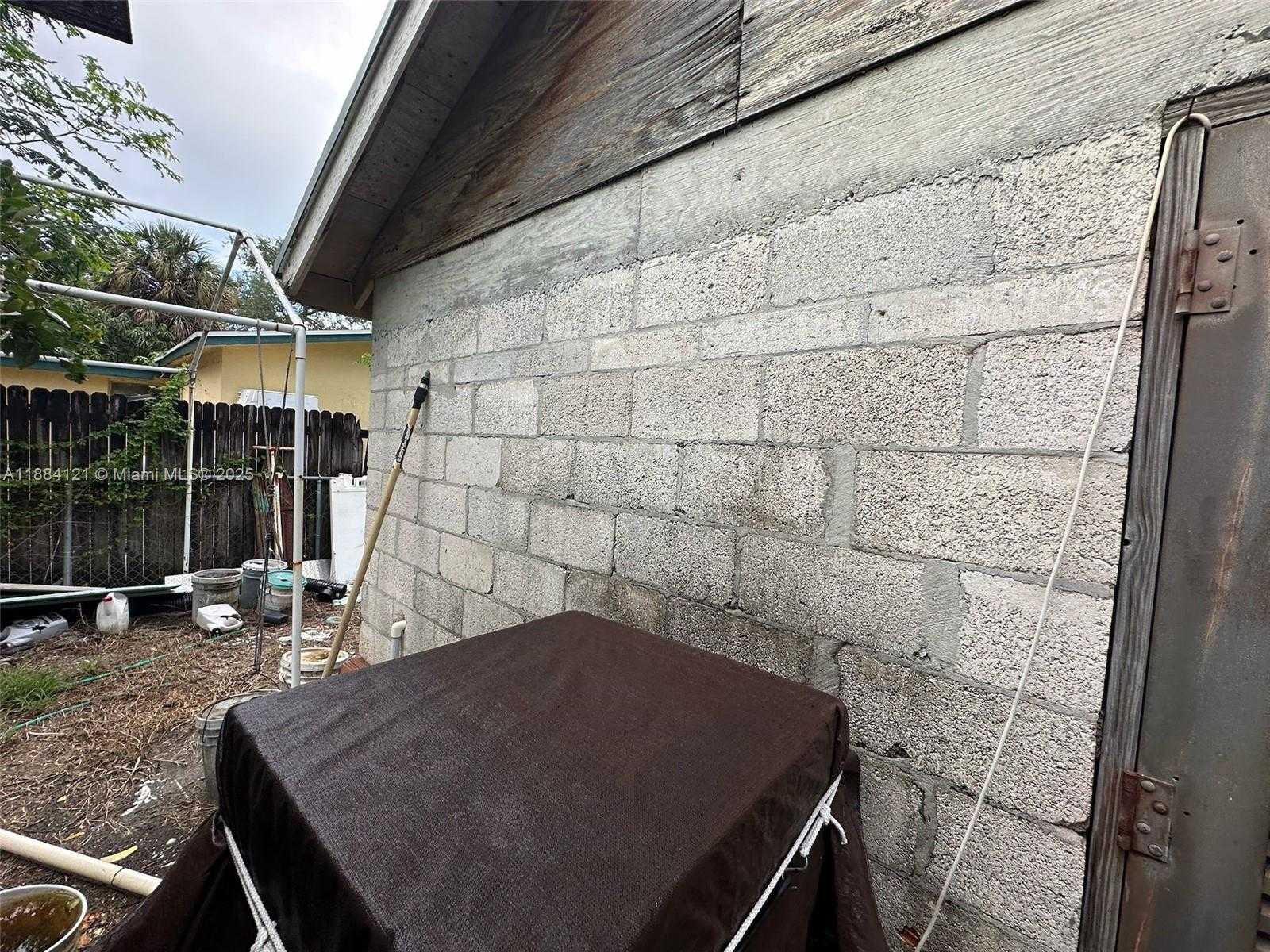 Small Image of 1499 SOUTH WEST 28TH WAY, Fort Lauderdale Number 55
