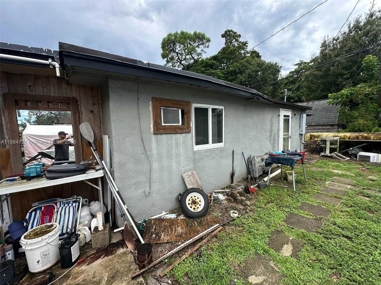 Small Image of 1499 SOUTH WEST 28TH WAY, Fort Lauderdale Number 58