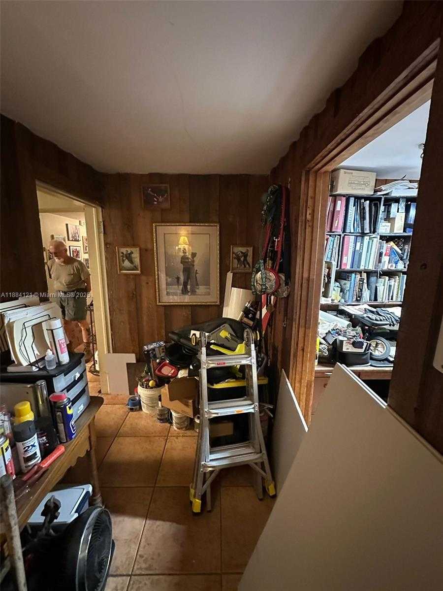Small Image of 1499 SOUTH WEST 28TH WAY, Fort Lauderdale Number 7
