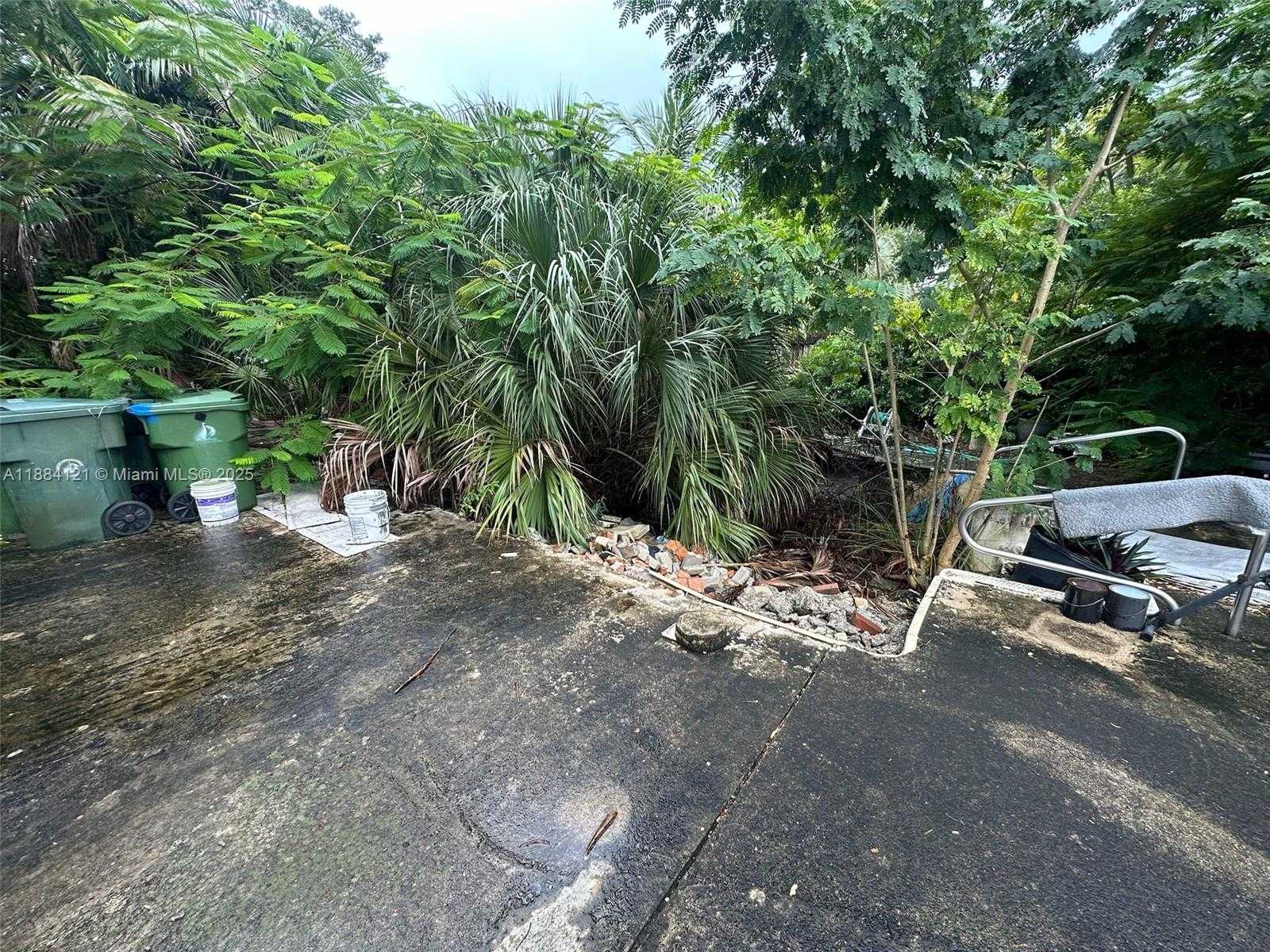Small Image of 1499 SOUTH WEST 28TH WAY, Fort Lauderdale Number 70